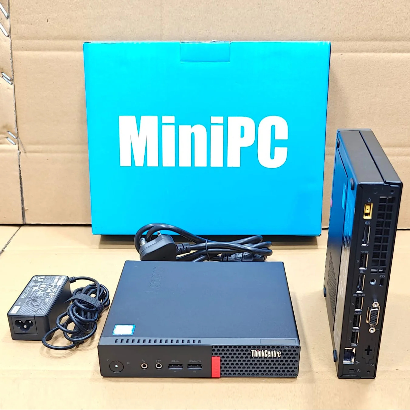 Lenovo ThinkCentre Tiny M910q i7-7700T - 256GB SSD - 16GB RAM - Wi-Fi Win 11 Pro